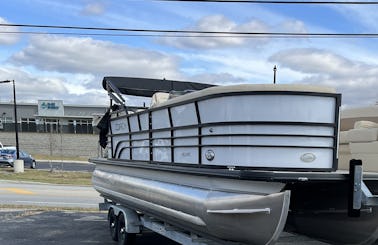 New 27FT Coach Pontoon with 250hp Honda outboard!