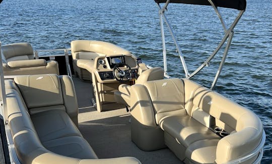 Super Comfy 22’ Pontoon in Bradenton/ fuel included