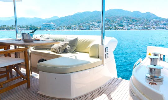 Luxury Azimut 70 flybridge Yacht in Puerto Vallarta, Jalisco