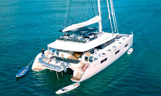 Spacious Catamaran 62 Yacht-Dubai sunset dream