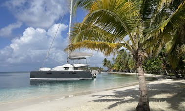 52 Luxury Catamaran With Ac - Rates For 2 People