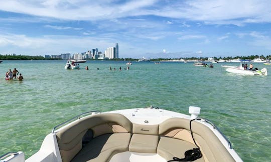 Aluguel de barcos repleto de diversão: 2004 Hurricane Sundeck 260 em North Miami Beach, Flórida