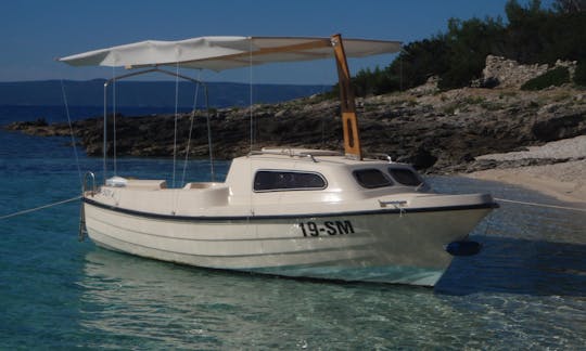 Alquile este bote abierto Ven 501 de 16 pies en Sumartin, Brač