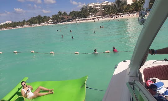 Isla Mujeres - Cancún sur un yacht à moteur Maxum 41 pieds