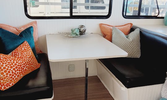 Dinette seating