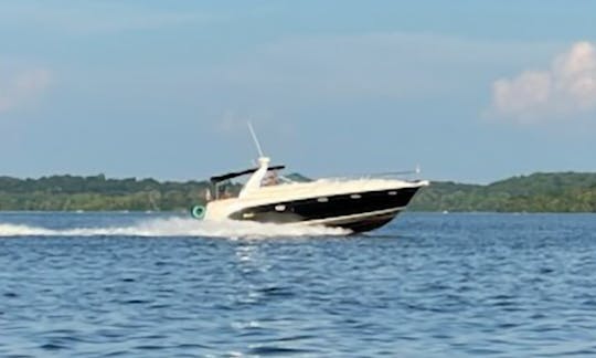 Rinker 41ft Motor Yacht Percy Priest Nashville