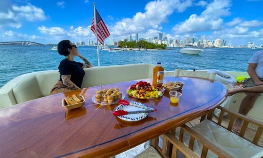 ** Miami Cruise - 70 Ft Lux Pleasure Yacht