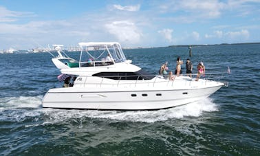 Motor Yacht for rent in Miami - Accommodate up to 13 people