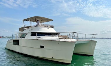 Catamarã motorizado de luxo de 47 pés para até 25 pessoas em Cartagena 