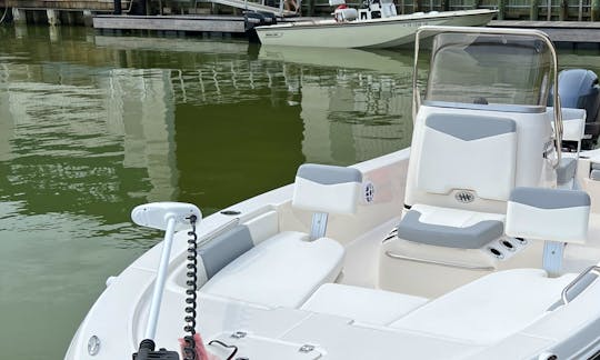 Center Console with RAYMARINE Axiom 9 MFD with Lighthouse Charts, Fish Finder, Depth Finder, Sonar
BLUETOOTH, AM/FM STEREO. 
Equipment includes PFDs,