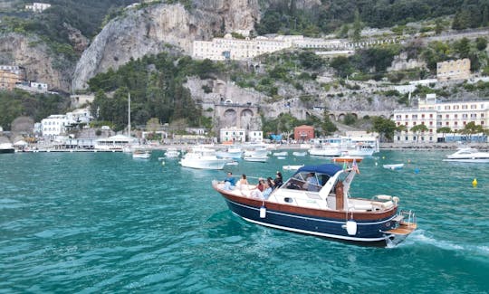 Amalfi coast Experience with 32ft Aprea marr Motor Yacht