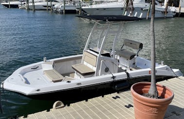 19ft Yamaha 195 FSH Sport with Captain in Fort Lauderdale