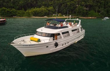 82ft Carbrasmar Yacht for up to 35 guests in Rio de Janeiro