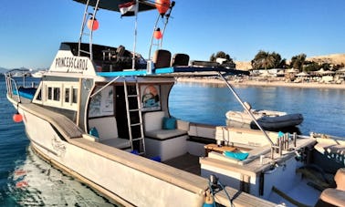 Location de yacht à moteur de 40 pieds dans le gouvernorat de la mer Rouge