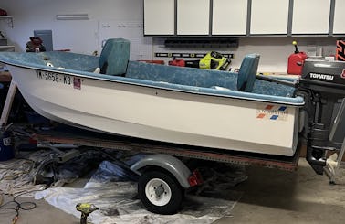 10’ Livingston fishing boat in Lake Stevens, Washington