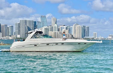 52’ Luxury Yacht 5 Star Experience Minimum 4 hrs. Crew & extra fees pay onboard