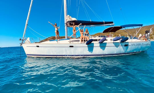 Charter a Cruising Monohull in La Spezia, Italy