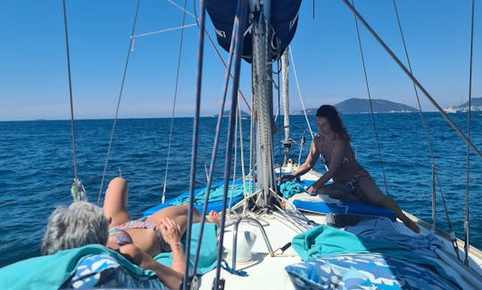 Charter a Cruising Monohull in La Spezia, Italy