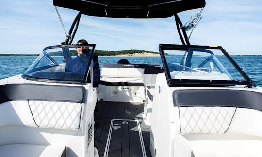 22' 2021 Bayliner Boat Rental in Hampton Bays or Sag Harbor, NY