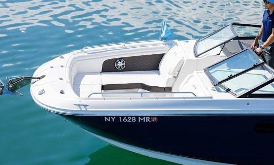 29' 2021 Sea Ray SDX Boat Rental in Sag Harbor, New York