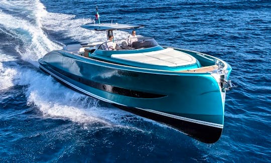 44' Solaris 2023 Motor Yacht + Seabob Rental in Sag Harbor, New York