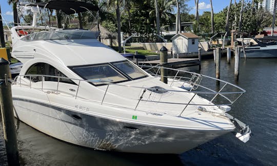 Profitez de Miami à bord d'un yacht à moteur Sea Ray de 40 pieds !