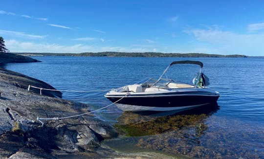 Aluguel de bow-rider Four Winns 190 Horizon em Estocolmo, Suécia