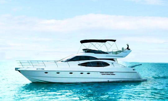52ft AZIMUT Motor Yacht Rental in Dubai