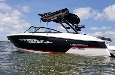 Monterey 238SS to Cruise/Watersports on Lake Conroe