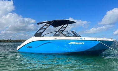 Jet boat Miami Yamaha AR220 2023