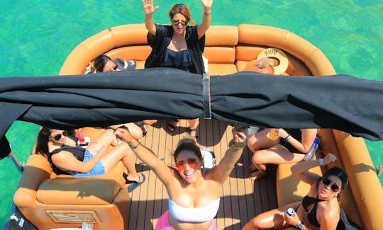  Pontoon Boat - Perfect for Families and Bachelorette Party