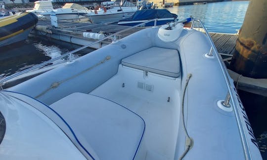 Alquiler de Yamaha Dromor 28 Corinthian RIB de 23 pies en Portimão, Faro 
