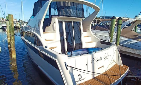 Class up the Bay in style from an Italian-inspired Carver yacht!