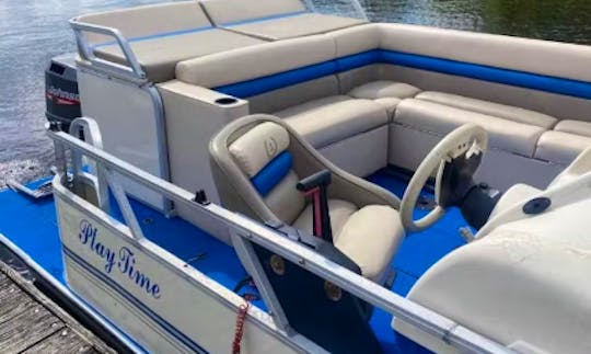 22ft Sea Ark shallow boat water Rental in Sanibel, Florida for 10 person!