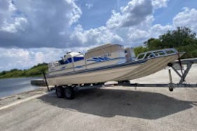 22ft Sea Ark shallow boat water Rental in Sanibel, Florida for 10 person!