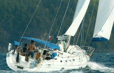 From Rodney Bay a daily sailing cruise. 2-3 days cruise to Saint Lucia or Martinique