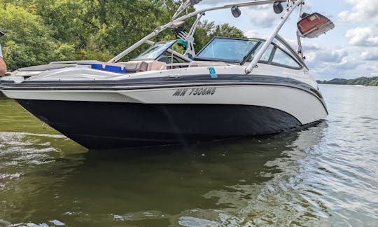 Yamaha 212X wake / surf jet boat on Lake Minnetonka