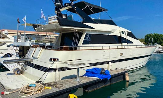 Luxurious Yacht 55ft available for Rent In Abu Dhabi