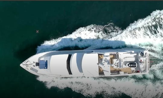 103' Broward Luxury Yacht From Puerto Vallarta