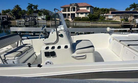 18' Catamaran Center Console - Huge For It's Size!