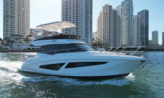 Beautiful 2020 Regal 42 Fly Yacht in Miami