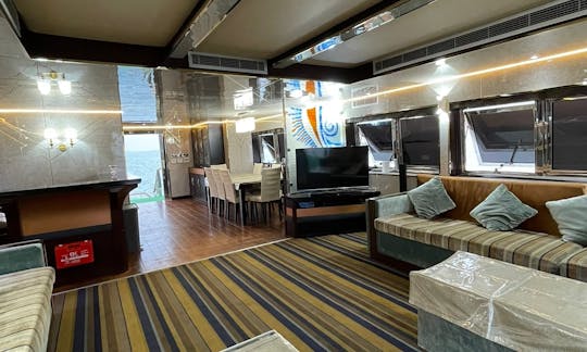 90ft House Boat in Abu Dhabi