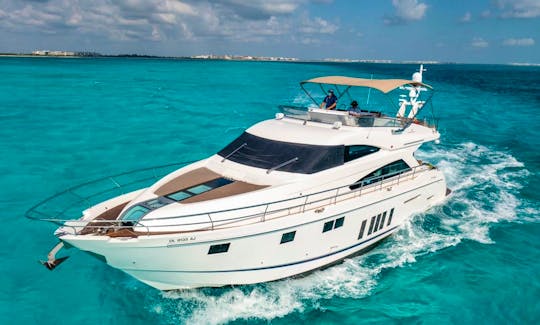 70' Fairline Squadron ADDICTED for 20 people in Cancun, Quintana Roo