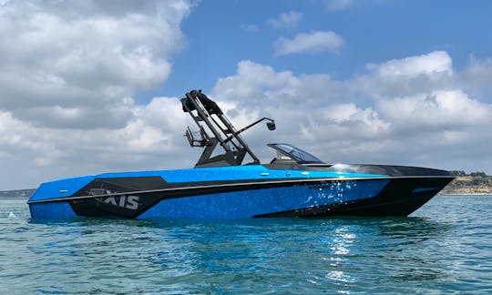 Axis T-23 Wakesurf Boat - Experience the Ultimate Watersport Adventure on Canyon Lake