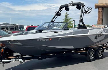 Amazing Axis 22ft Wakeboat for Rental in Boise