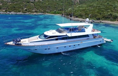 Luxury Motoryacht For Daily Cruise