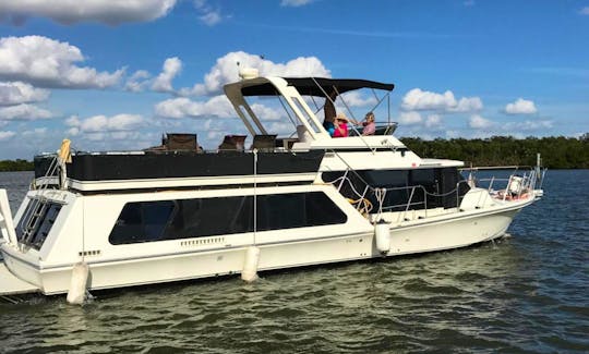 51' Coastal Cruiser Fun on the floating hotel on lake union