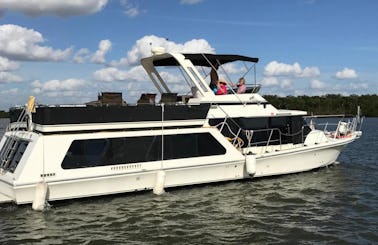 51' Coastal Cruiser Fun on the floating hotel on lake union