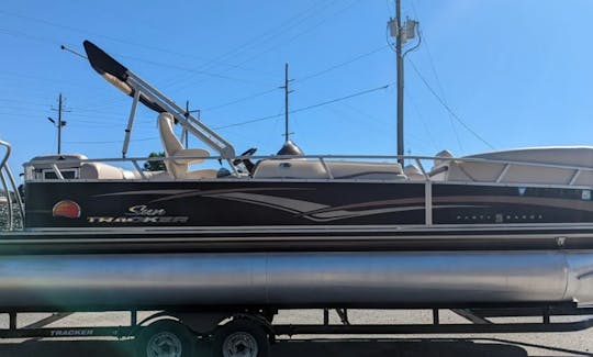 Ponton Suntracker Party Barge de 25 pieds sur le lac Martin