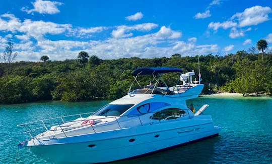 42' Azimut in Jupiter, Florida anchored for sunshine & swimming